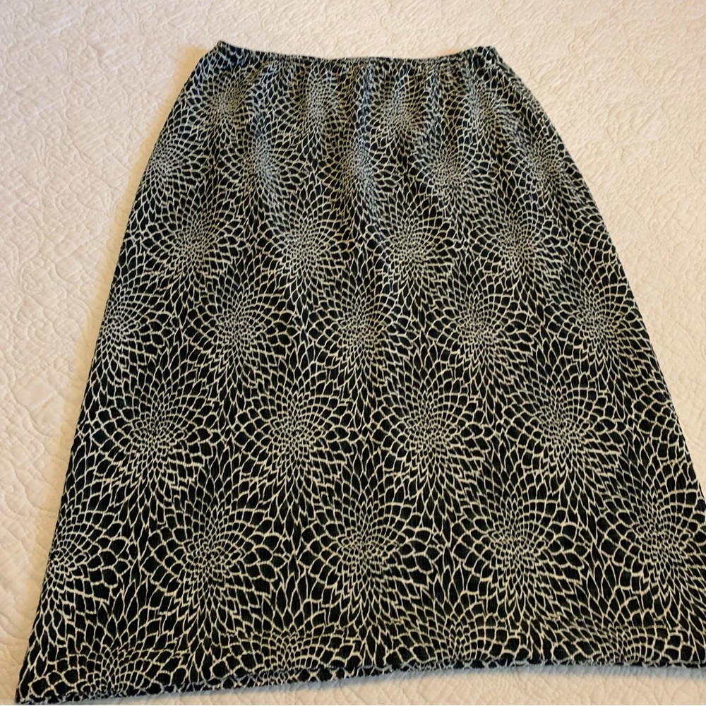 Pleat Pleat black Petite and white pattern skirt elastic waist